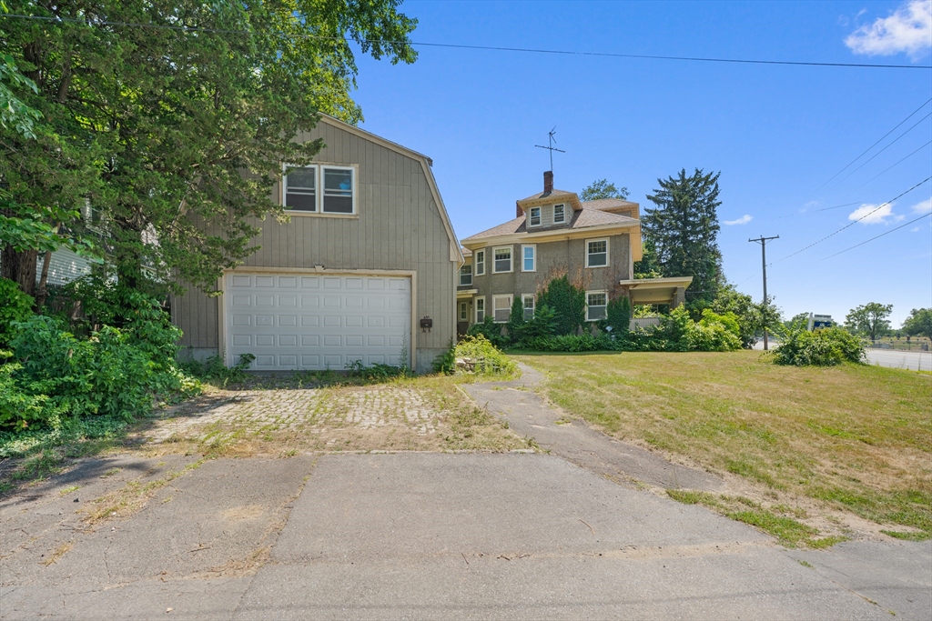 451 Primrose St Property Photo 2