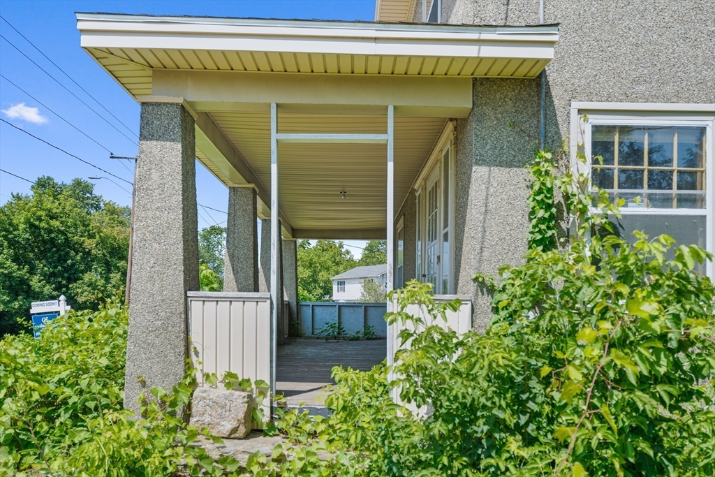 451 Primrose St Property Photo 3