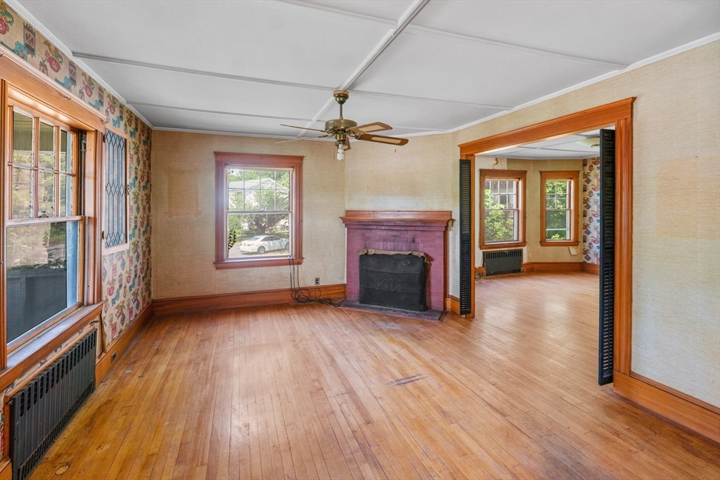 451 Primrose St Property Photo 8