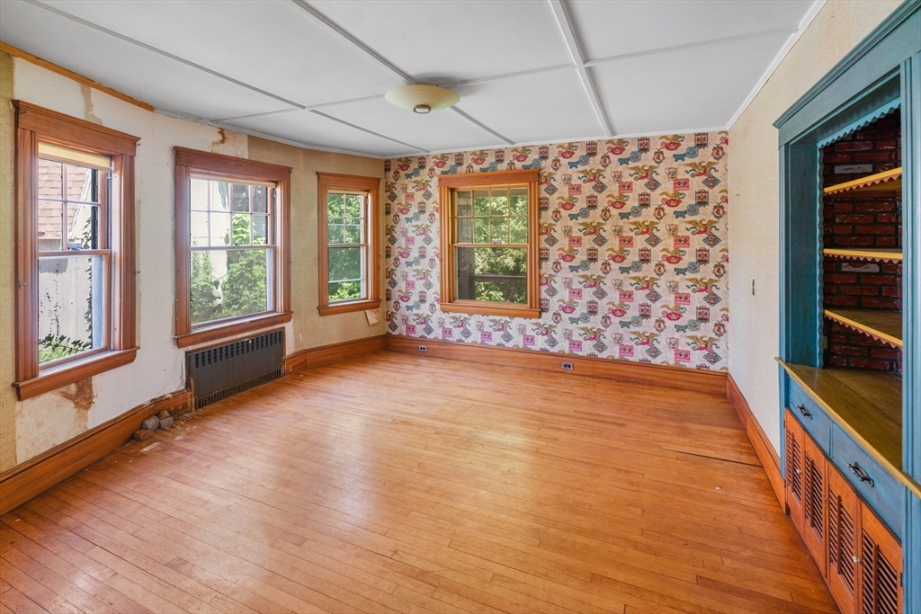 451 Primrose St Property Photo 9