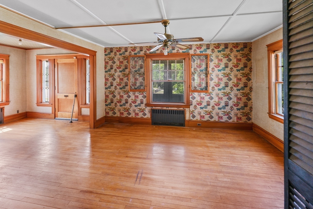 451 Primrose St Property Photo 12