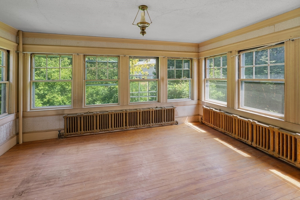 451 Primrose St Property Photo 16