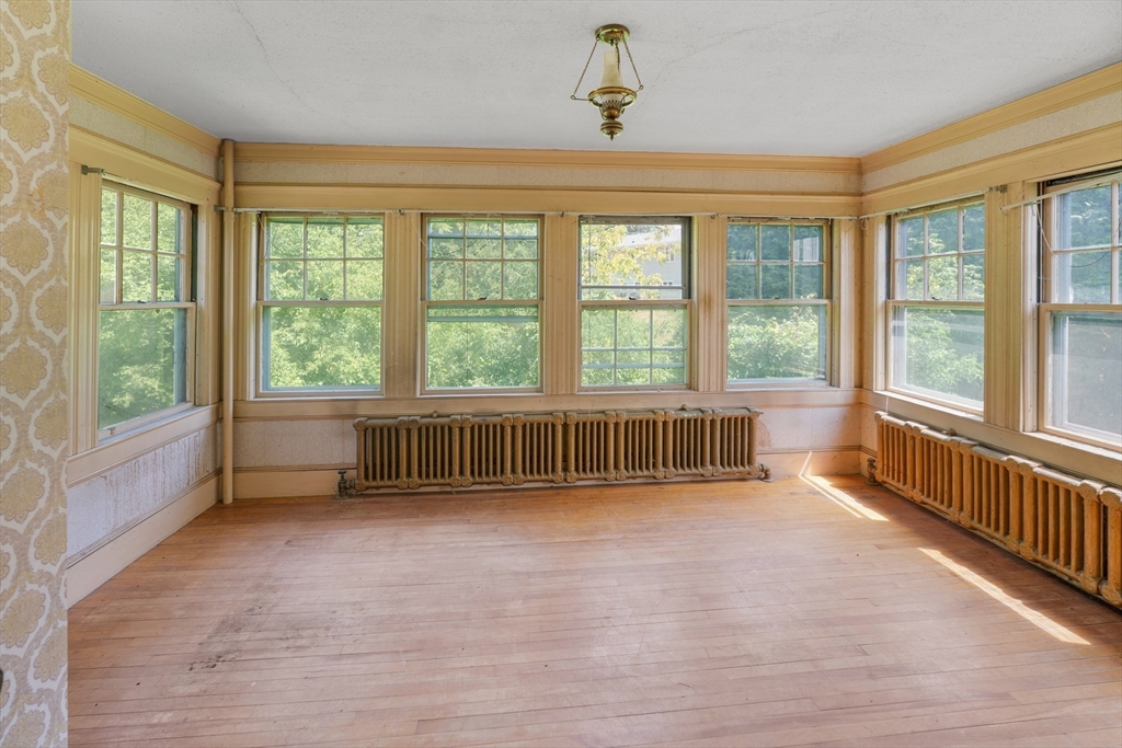 451 Primrose St Property Photo 17