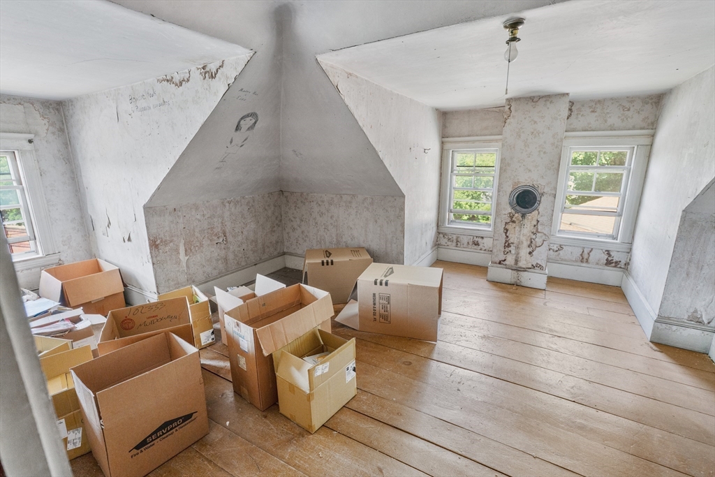 451 Primrose St Property Photo 18