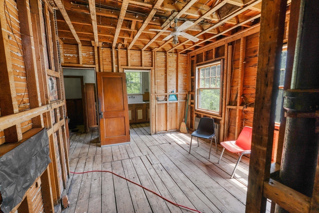 451 Primrose St Property Photo 20