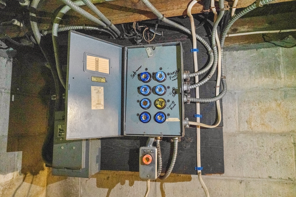 451 Primrose St Property Photo 25