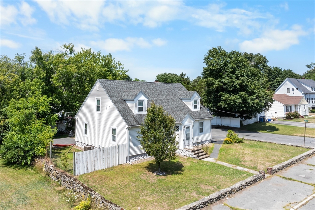 34 Merrimack St Property Photo 2