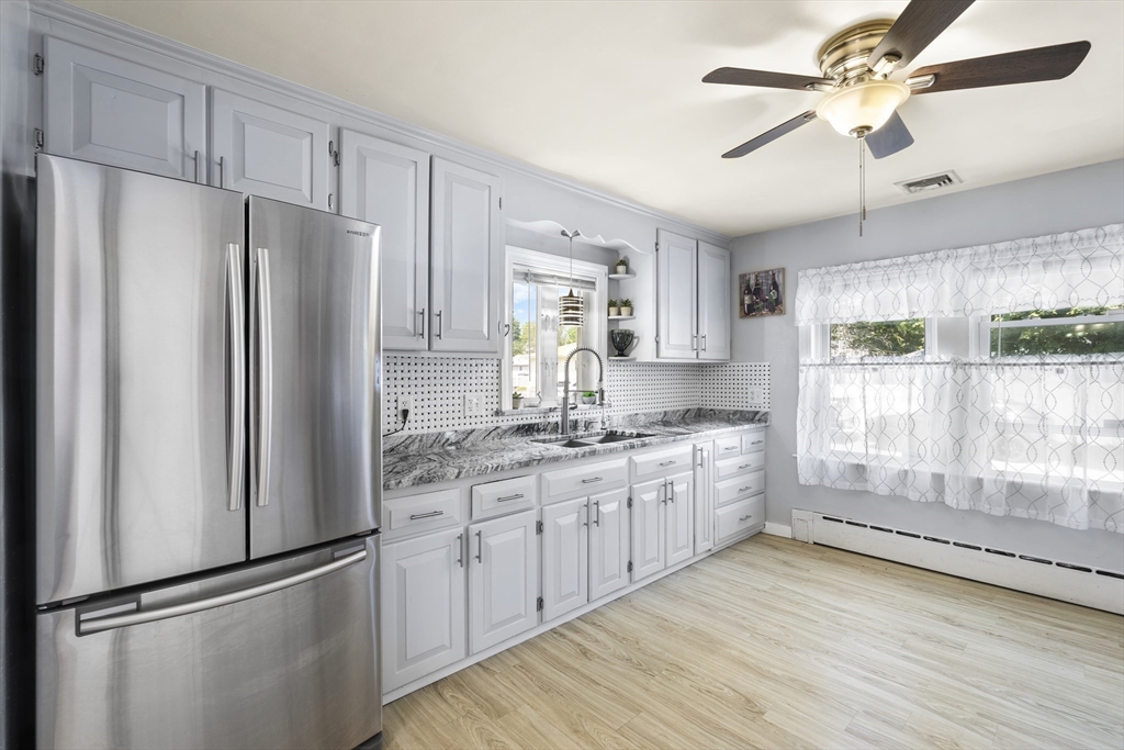 34 Merrimack St Property Photo 5