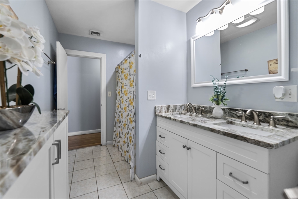 34 Merrimack St Property Photo 15