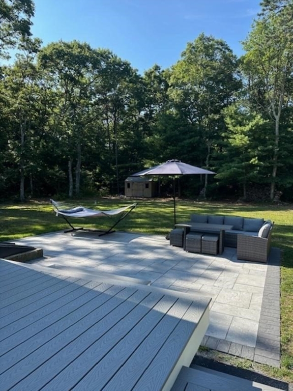 8 Cabot Cir Property Photo 3