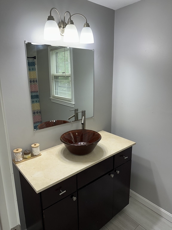 8 Cabot Cir Property Photo 11