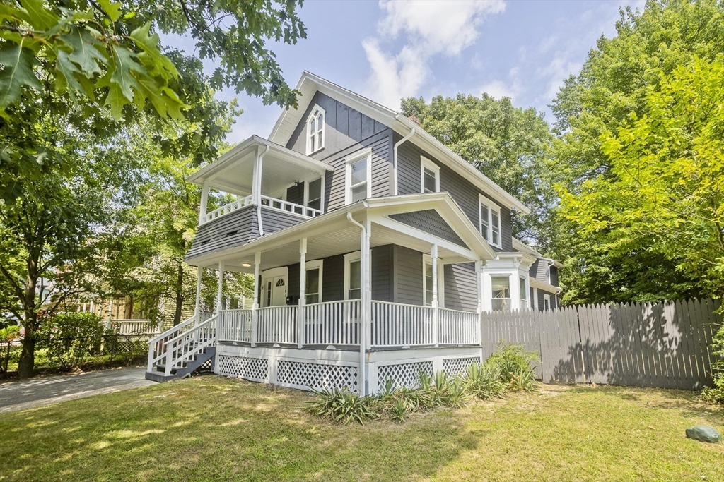 107 Thompson St Property Photo 2