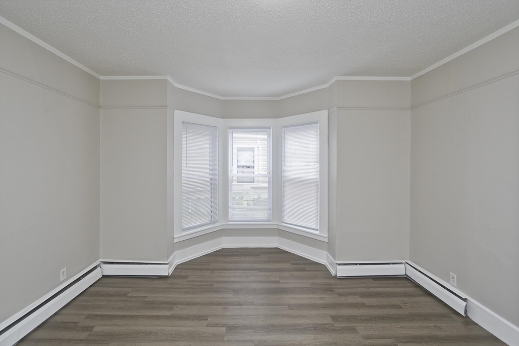 107 Thompson St Property Photo 3