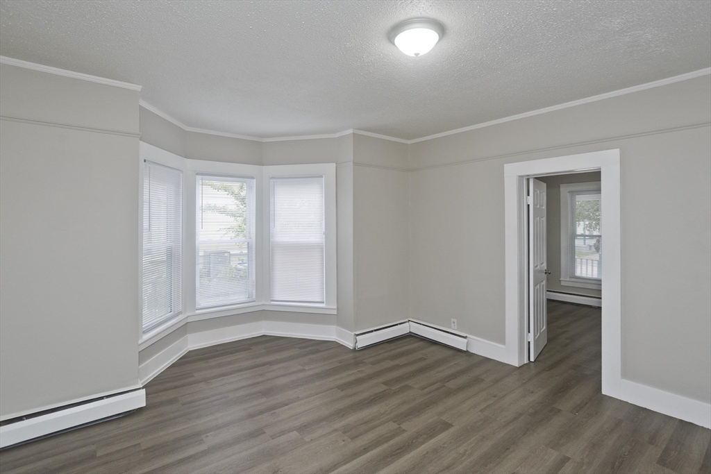 107 Thompson St Property Photo 4