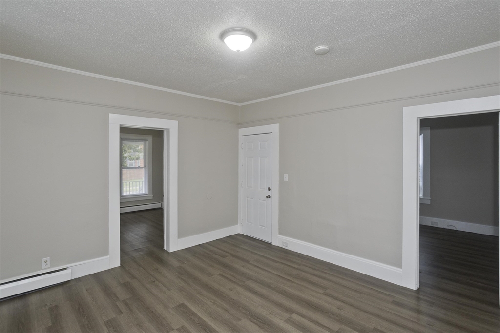 107 Thompson St Property Photo 5