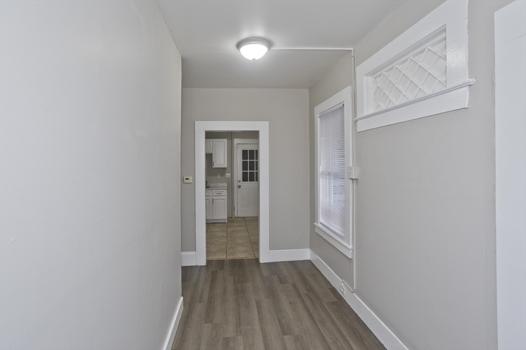 107 Thompson St Property Photo 6