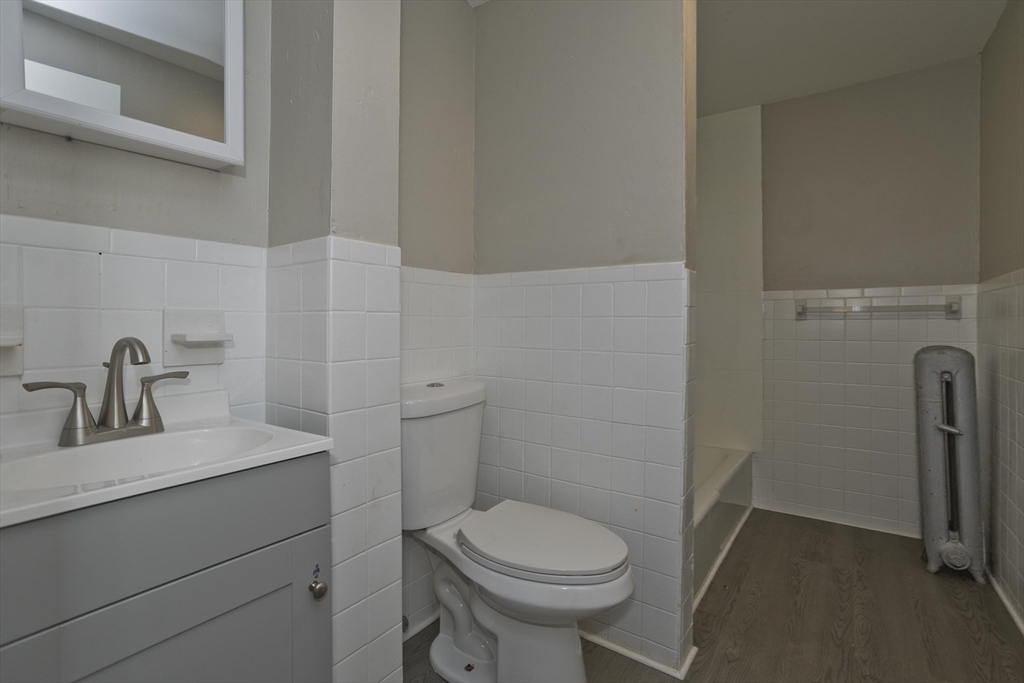 107 Thompson St Property Photo 12