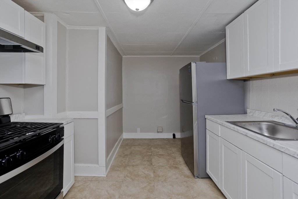 107 Thompson St Property Photo 14