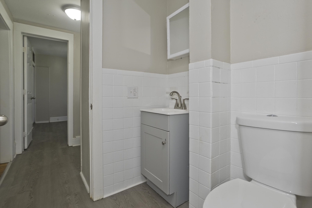 107 Thompson St Property Photo 16