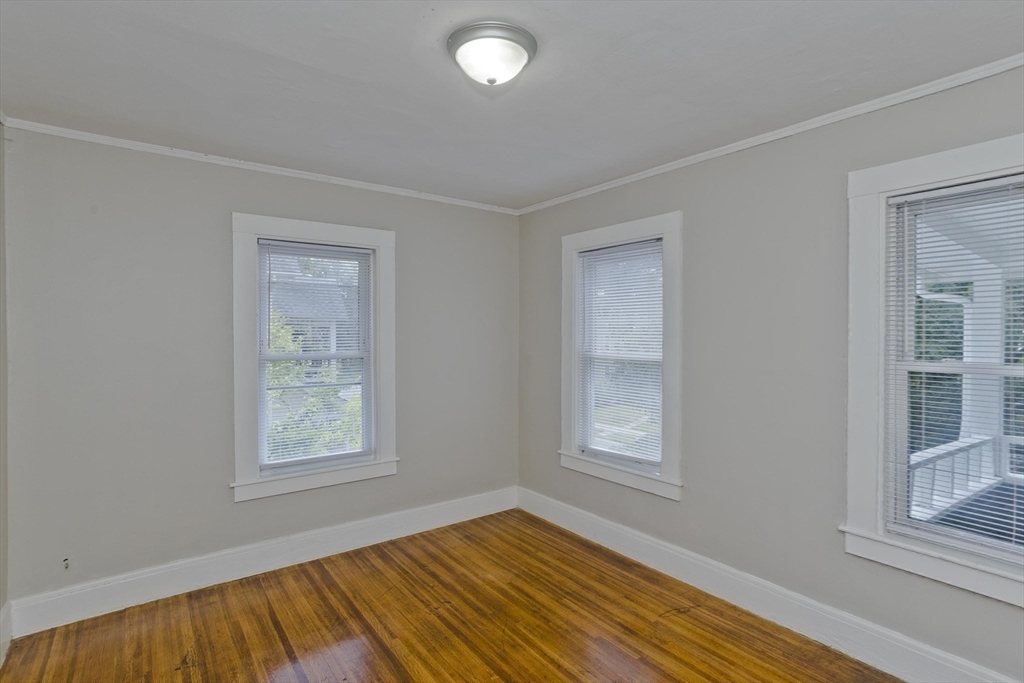 107 Thompson St Property Photo 17