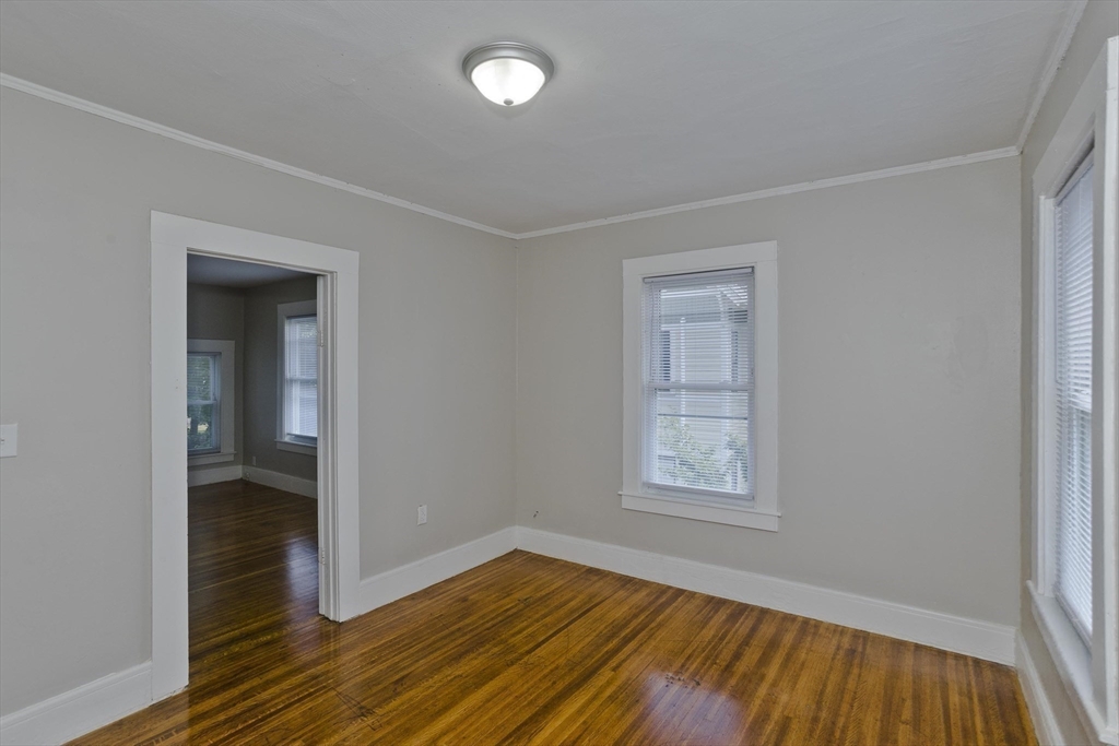 107 Thompson St Property Photo 18