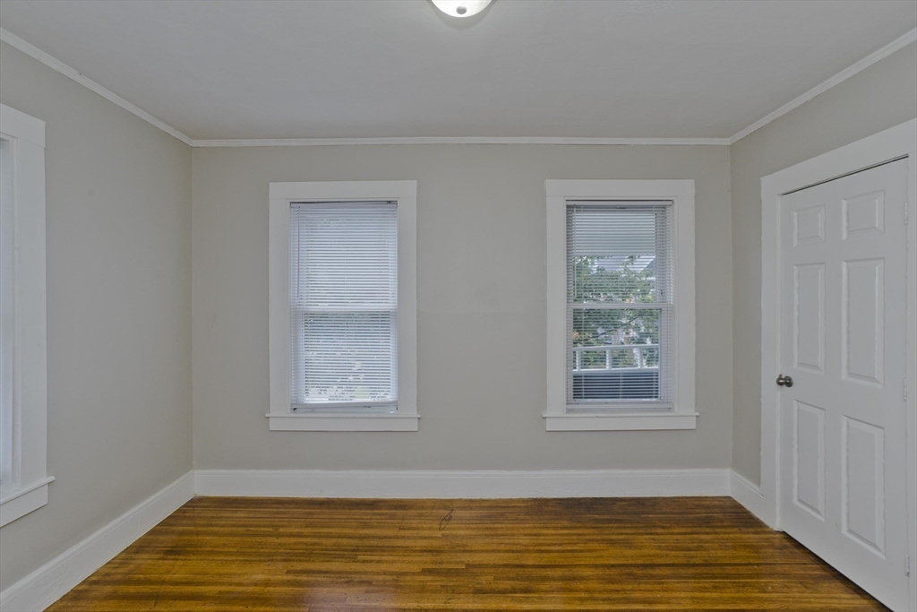 107 Thompson St Property Photo 23