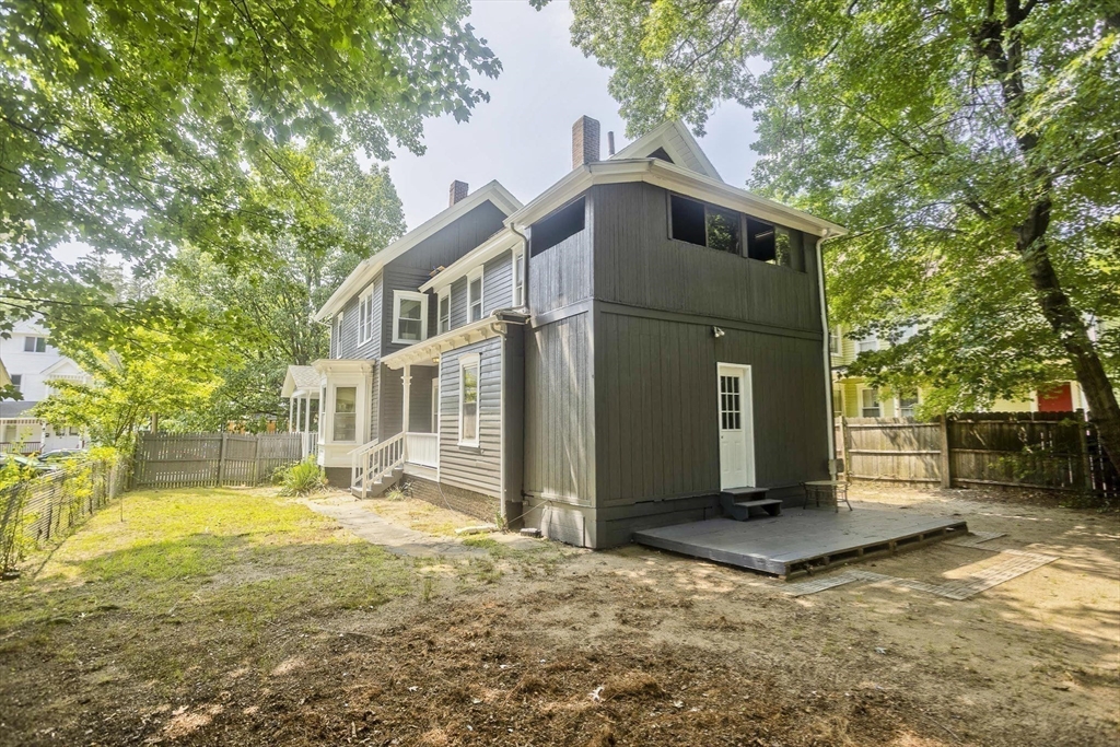 107 Thompson St Property Photo 27