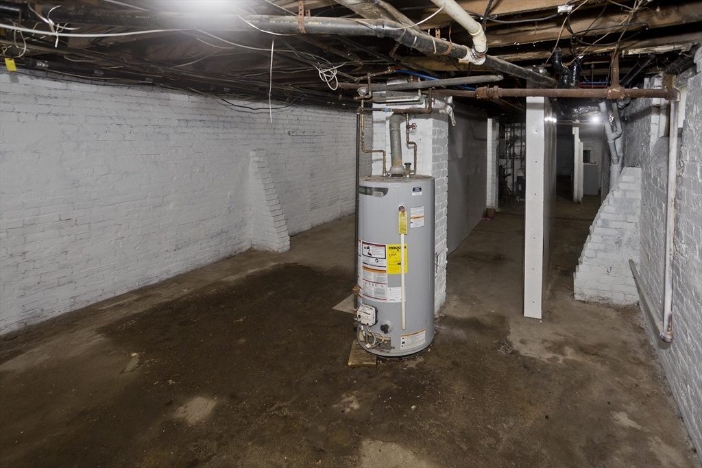 107 Thompson St Property Photo 29