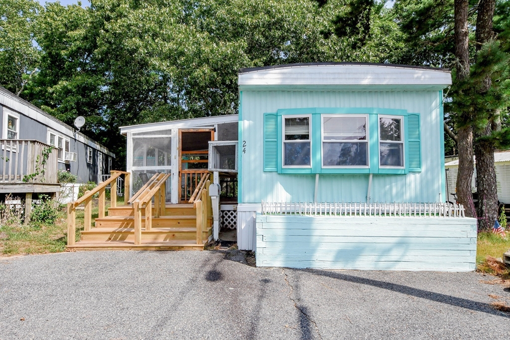 24 Kimberly Ct Property Photo 2