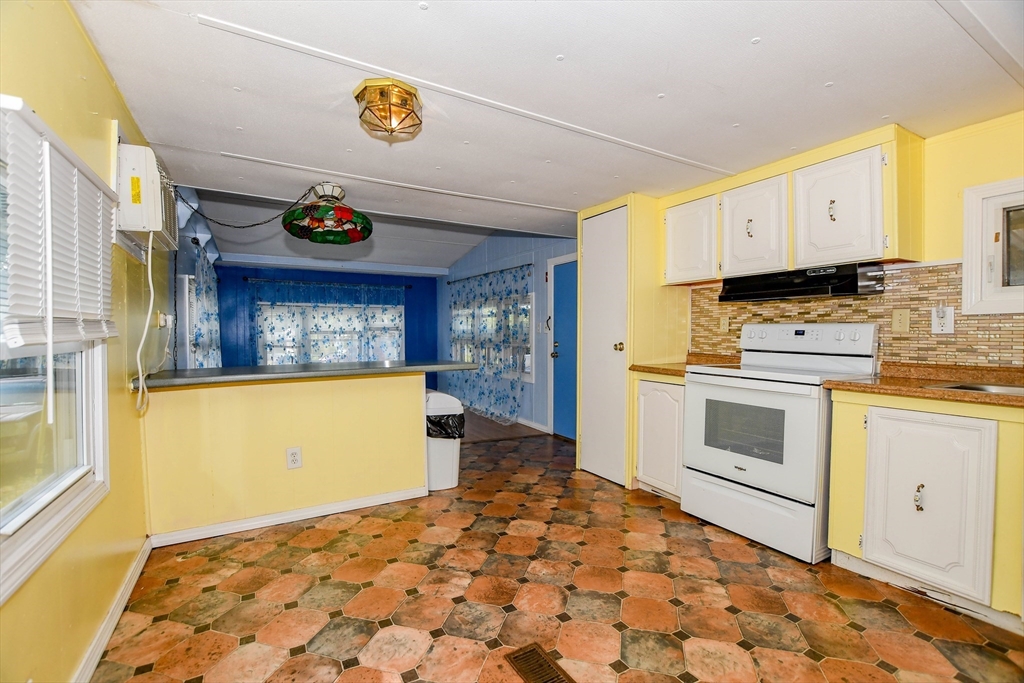 24 Kimberly Ct Property Photo 6