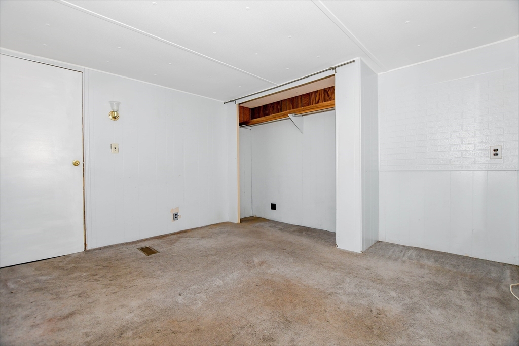 24 Kimberly Ct Property Photo 17