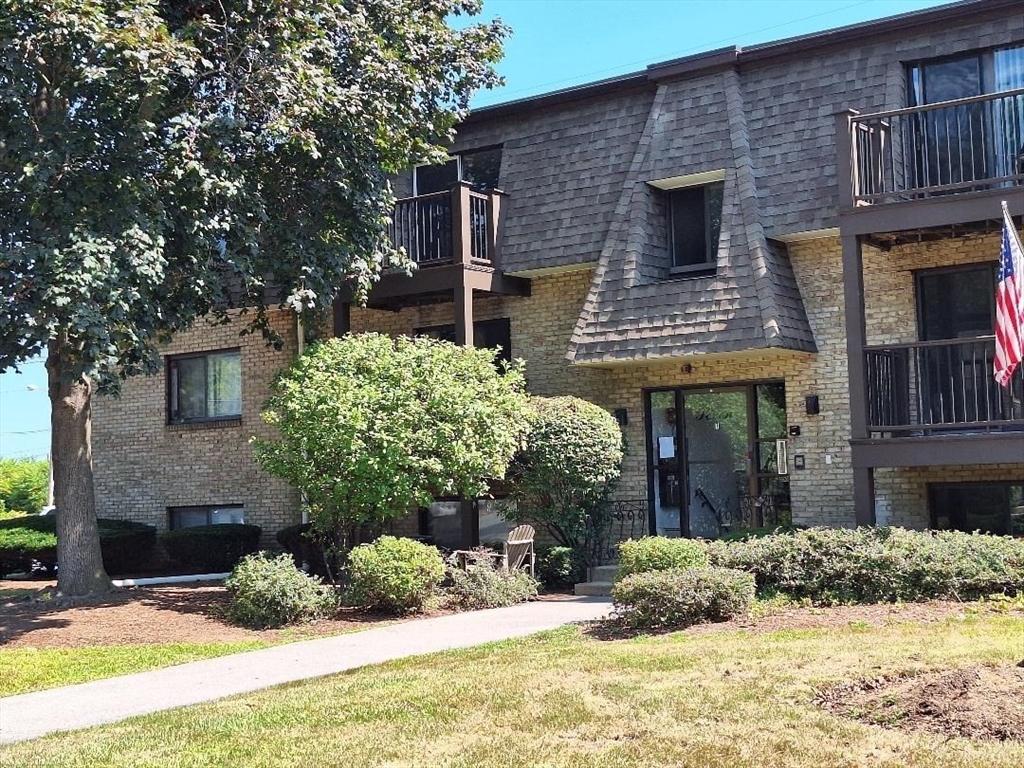 7 Tiffany Rd # 3 Property Photo 1