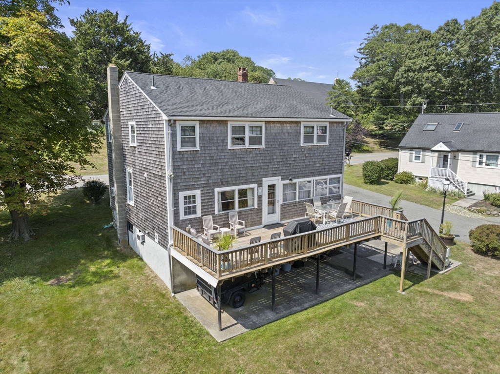 74 Elm St Property Photo 1