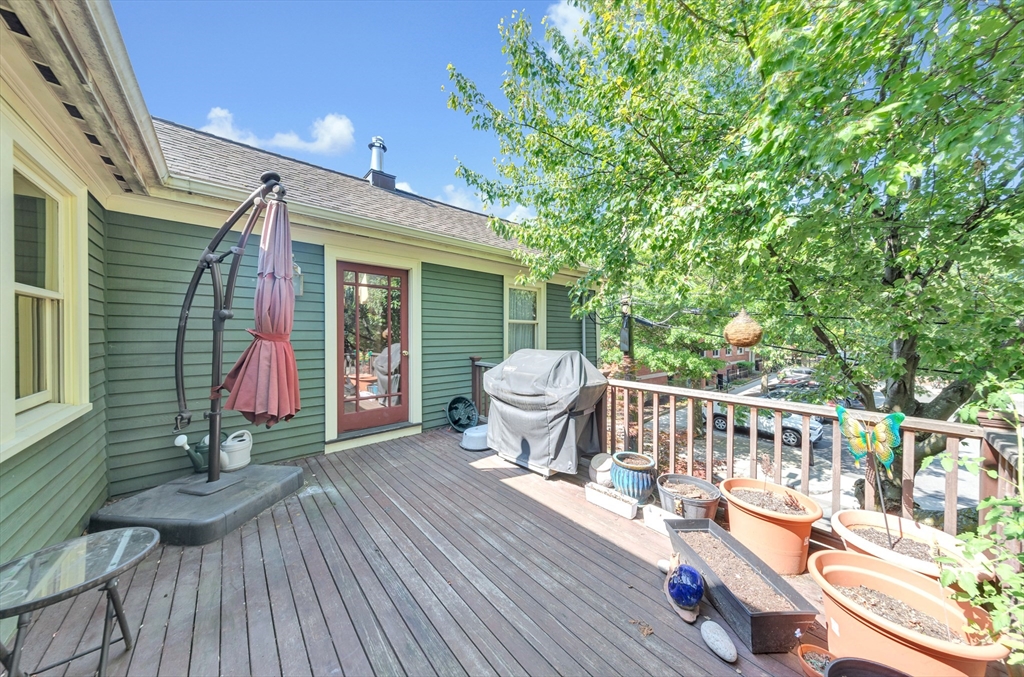 149 Willow Street Property Photo 6