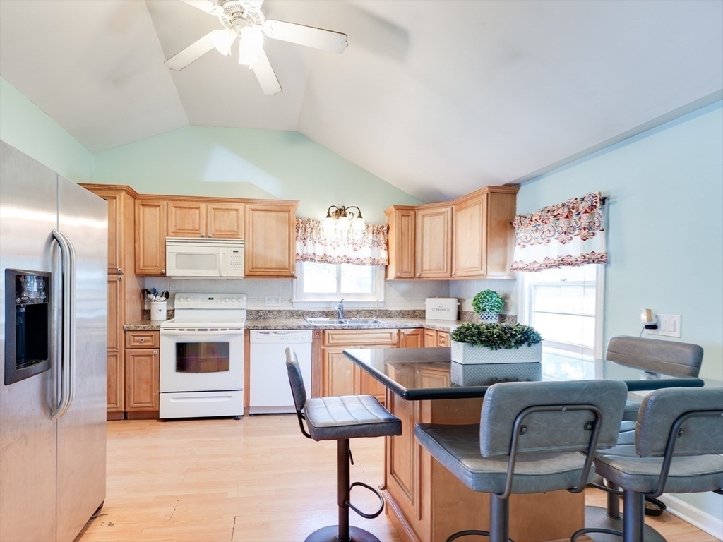 30 Chestnut St Property Photo 10