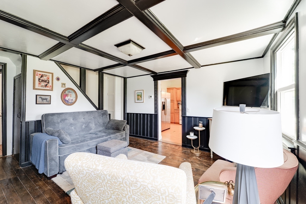 30 Chestnut St Property Photo 12