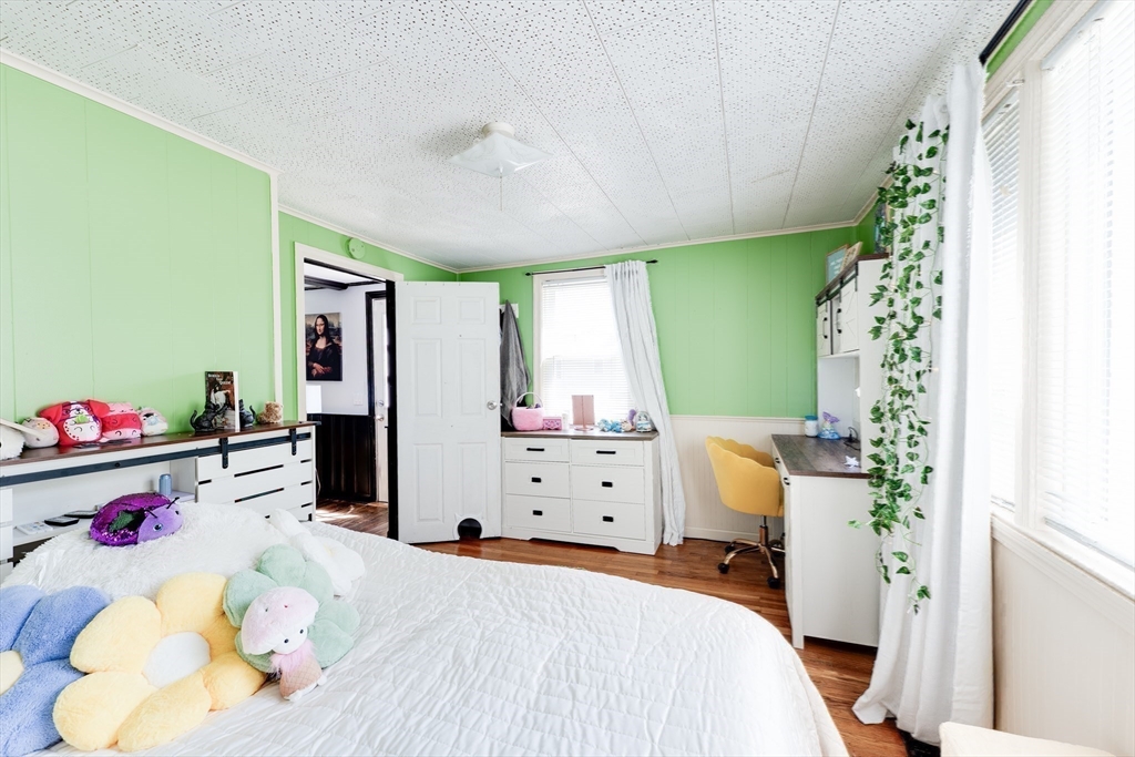 30 Chestnut St Property Photo 18