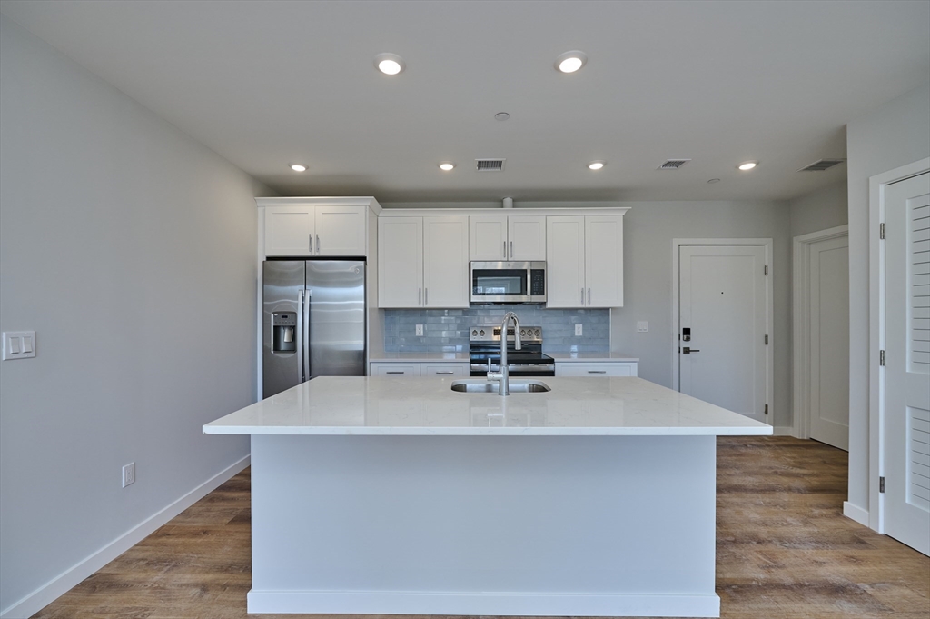 510 Willard Street # 207 Property Photo 1