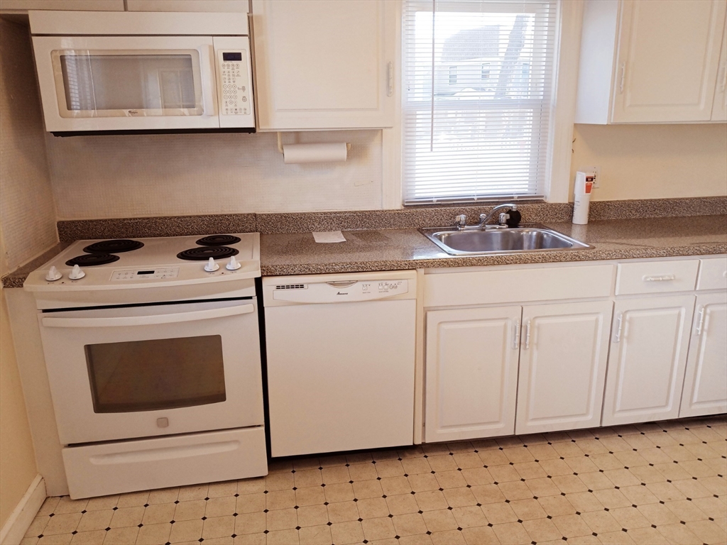 188 Lexington Street # 188 Property Photo 11