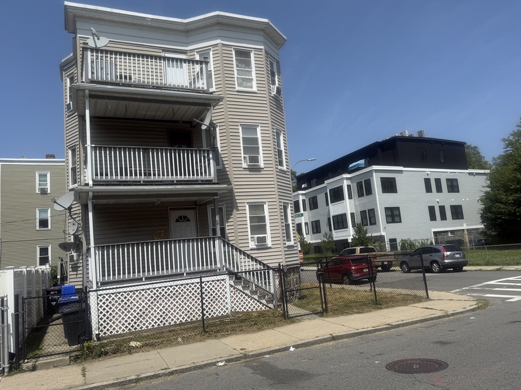 29 Torrey St Property Photo 2