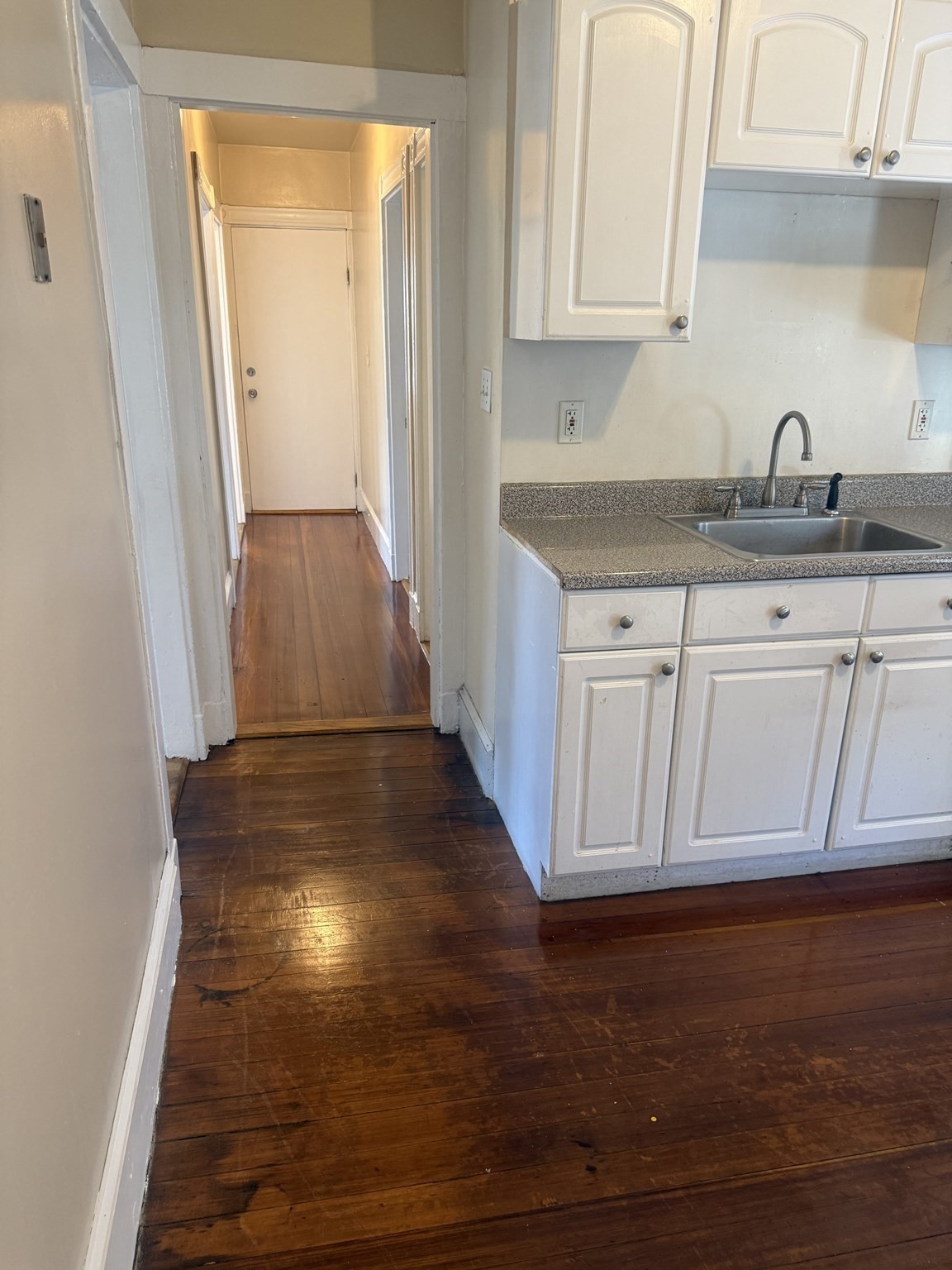 29 Torrey St Property Photo 5