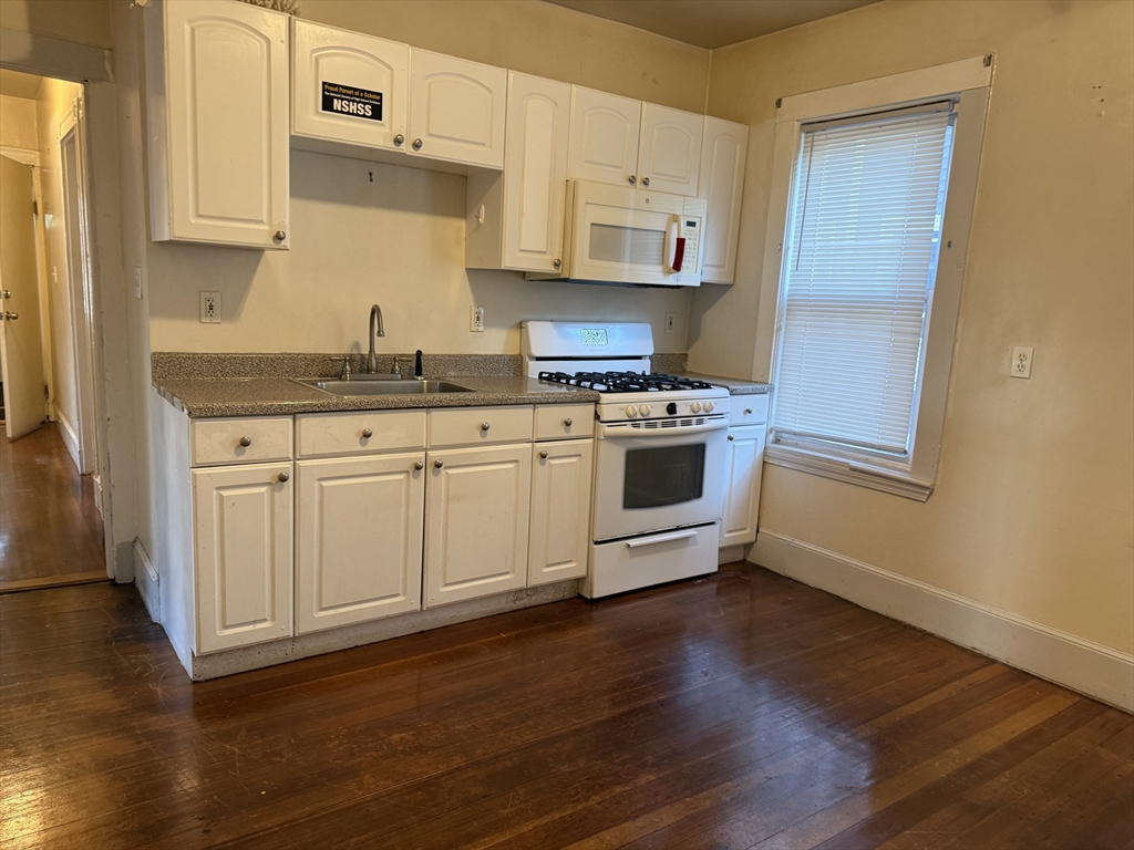 29 Torrey St Property Photo 14