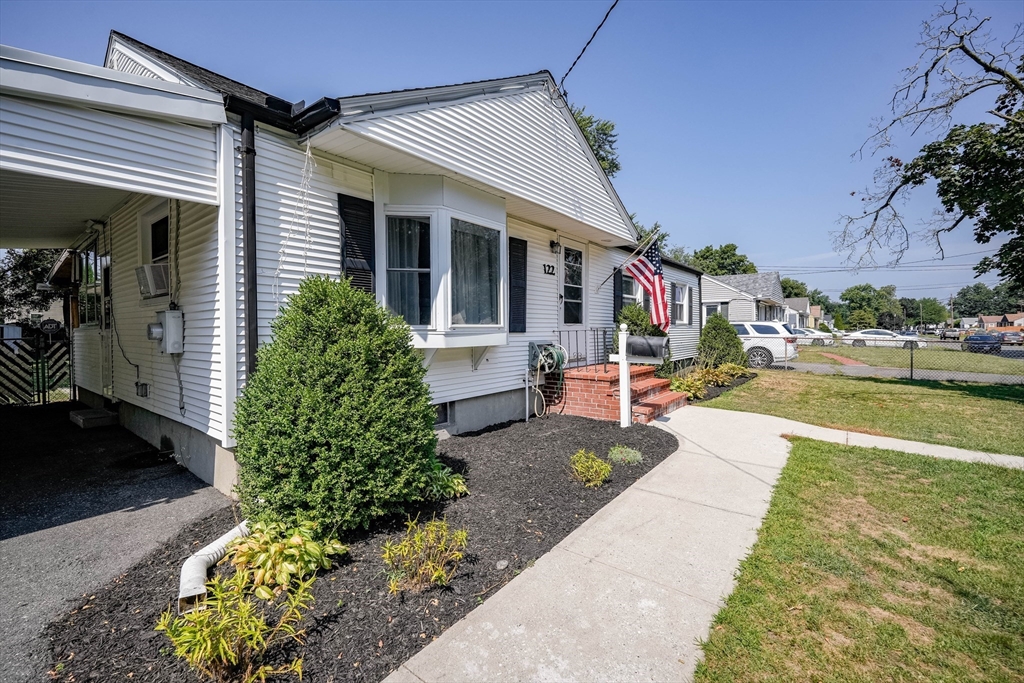 122 Drexel St Property Photo 4