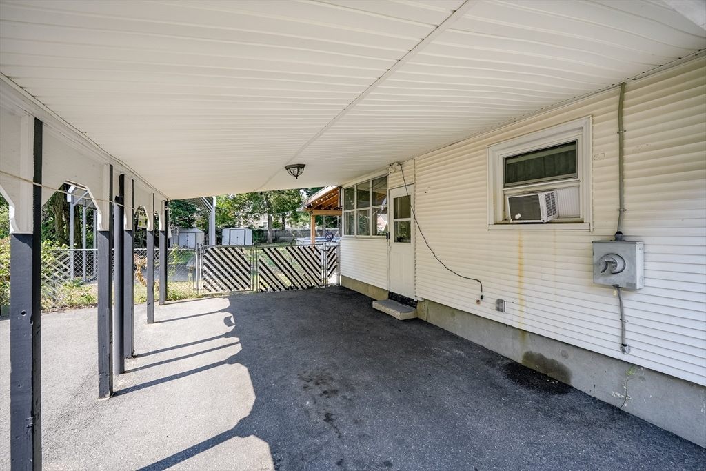 122 Drexel St Property Photo 6