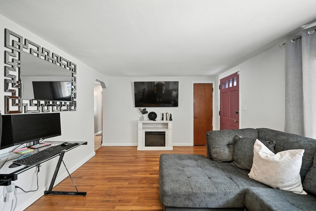 122 Drexel St Property Photo 22