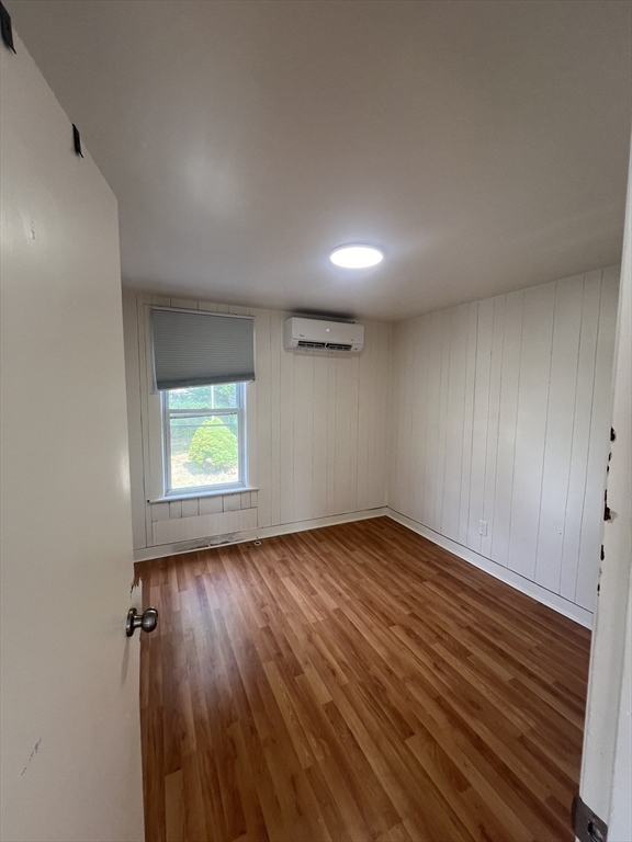 1003 Crescent St # 1 Property Photo 9