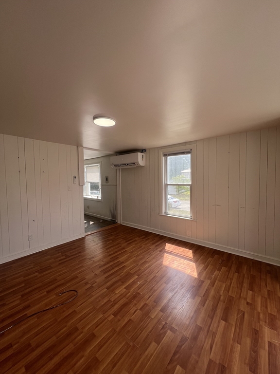 1003 Crescent St # 1 Property Photo 10