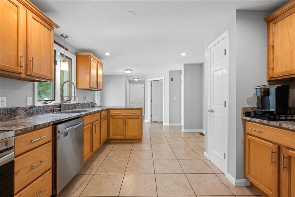 104 Alana Dr Property Photo 7