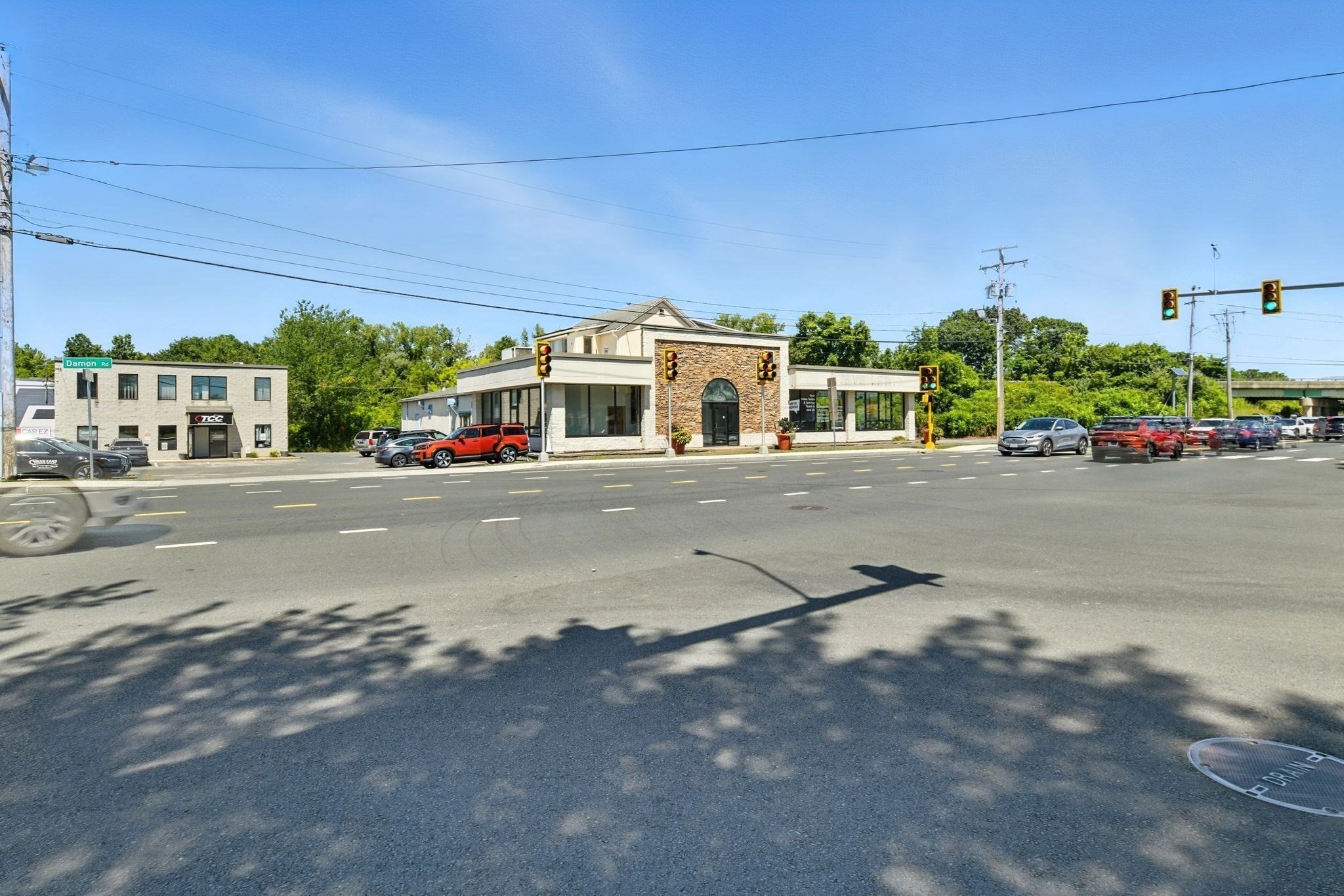 48 Damon Rd Property Photo 4
