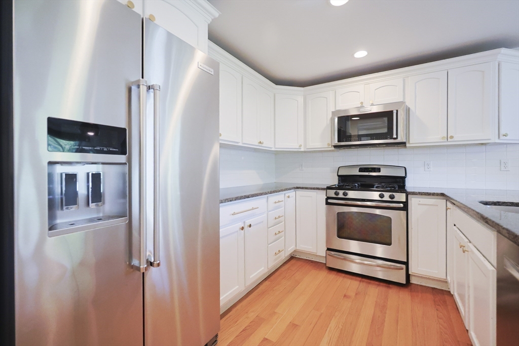 105 Watertown St # 105 Property Photo 17